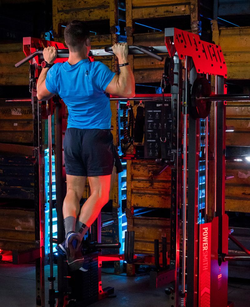 Dominadas en Power Smith G140